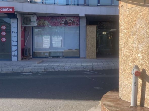 Магазин в Бургас, Братя Миладинови - 25 кв.м за 3060 €/кв.м - Снимка #1