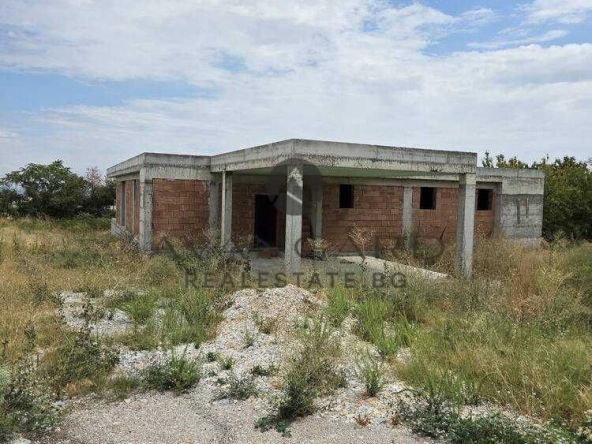 Къща в с. Брестник, Област Пловдив - 300 кв.м за 442 €/кв.м - Снимка #1