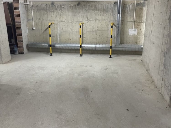 Дава се под наем Гараж / Паркомясто в Приморско - 18 кв.м за 25.5 € - Снимка #1