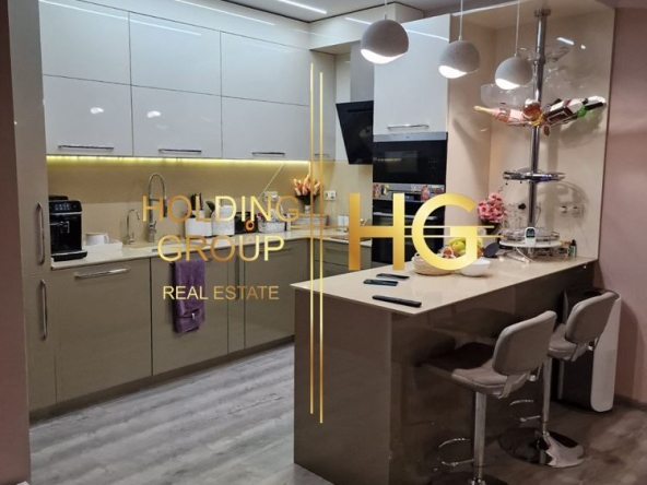 Четиристаен апартамент в Варна, Победа - 192 кв.м за 3073 €/кв.м - Снимка #1