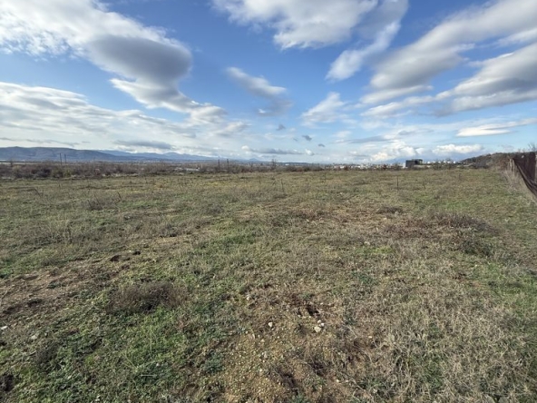 Парцел в с. Овощник, Област Стара Загора - 5792 кв.м за 55 €/кв.м - Снимка #1