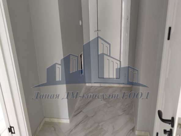 Тристаен апартамент в Шумен, Център - 70 кв.м за 969 €/кв.м - Снимка #1