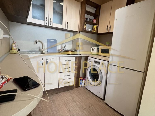 Дава се под наем Двустаен апартамент в Варна, Лятно кино Тракия - 60 кв.м за 443.7 € - Снимка #1