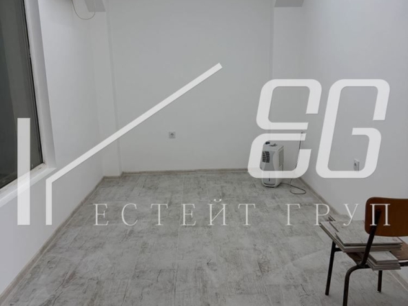 Дава се под наем Офис в Варна, Зимно кино Тракия - 22 кв.м за 281.01 € - Снимка #1