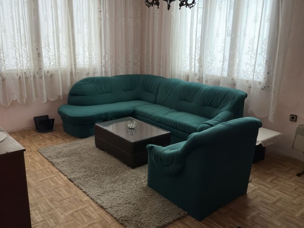 Дава се под наем Четиристаен апартамент в Асеновград - 110 кв.м за 219.3 € - Снимка #1