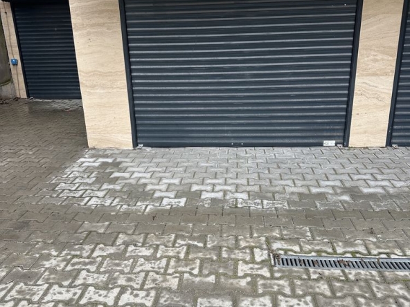 Дава се под наем Гараж / Паркомясто в Асеновград - 20 кв.м за 79.56 € - Снимка #1