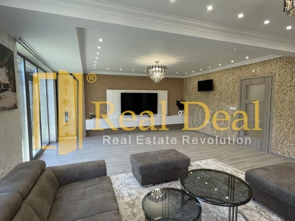 Дава се под наем Къща в София, Драгалевци - 490 кв.м за 3500 € - Снимка #1