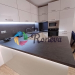 Дава се под наем Тристаен апартамент в Варна, Зимно кино Тракия - 98 кв.м за 698.19 € - Снимка #1