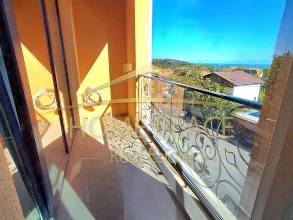 Двустаен апартамент в к.к. Св.Св. Константин и Елена - 71 кв.м за 1972 €/кв.м - Снимка #1