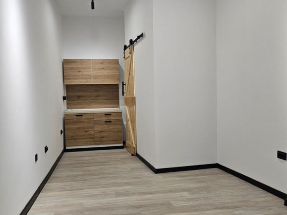 Дава се под наем Офис в Пловдив, Център - 85 кв.м за 1097.01 € - Снимка #1