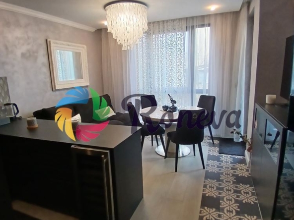 Дава се под наем Тристаен апартамент в к.к. Св.Св. Константин и Елена - 90 кв.м за 1495.83 € - Снимка #1