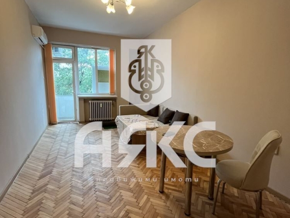 Дава се под наем Двустаен апартамент в София, Център - 65 кв.м за 638.01 € - Снимка #1