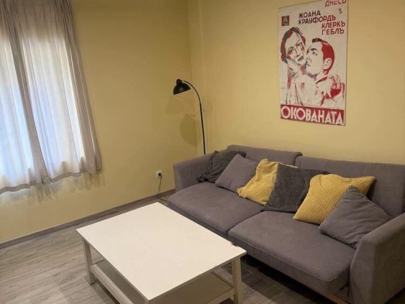 Дава се под наем Тристаен апартамент в София, Център - 90 кв.м за 746.64 € - Снимка #1