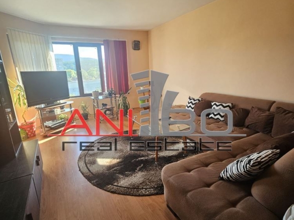 Четиристаен апартамент в Перник, Център - 95 кв.м за 859 €/кв.м - Снимка #1