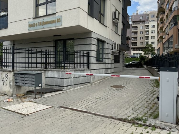 Дава се под наем Гараж / Паркомясто в София, Дианабад - 13 кв.м за 79.56 € - Снимка #1