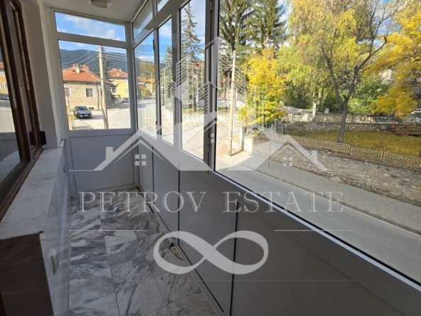 Тристаен апартамент в Велинград - 115 кв.м за 503 €/кв.м - Снимка #1