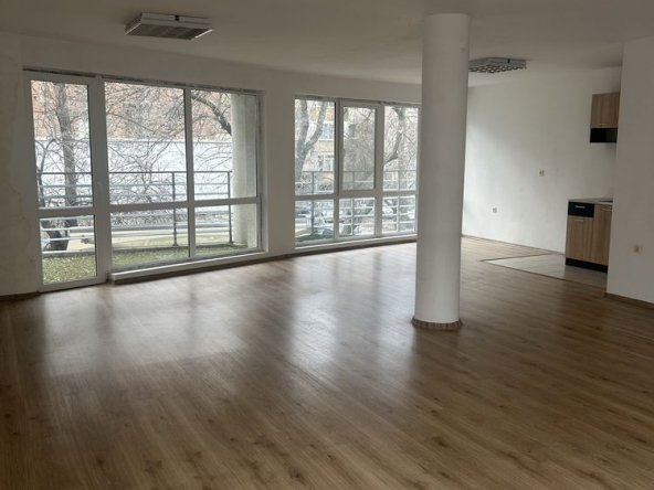 Дава се под наем Офис в Пловдив, Сточна гара - 95 кв.м за 398.82 € - Снимка #1