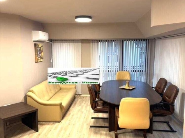 Дава се под наем Офис в Пловдив, Център - 93 кв.м за 667.08 € - Снимка #1
