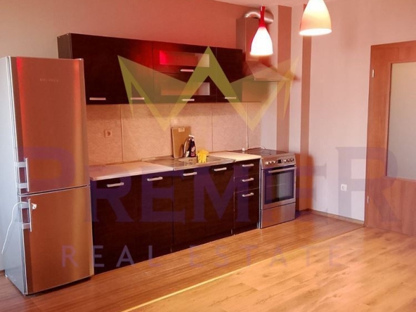 Дава се под наем Тристаен апартамент в Варна, Окръжна болница - 80 кв.м за 714 € - Снимка #1