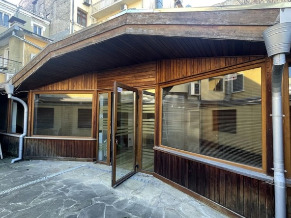 Дава се под наем Офис в Шумен, Център - 105 кв.м за 459 € - Снимка #1