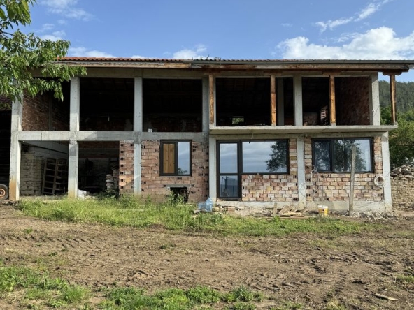 Къща в с. Кормянско, Област Габрово - 231 кв.м за 265 €/кв.м - Снимка #1