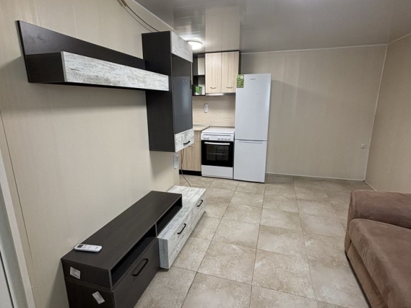 Дава се под наем Къща в с. Казичене, Област София-град - 40 кв.м за 398.82 € - Снимка #1