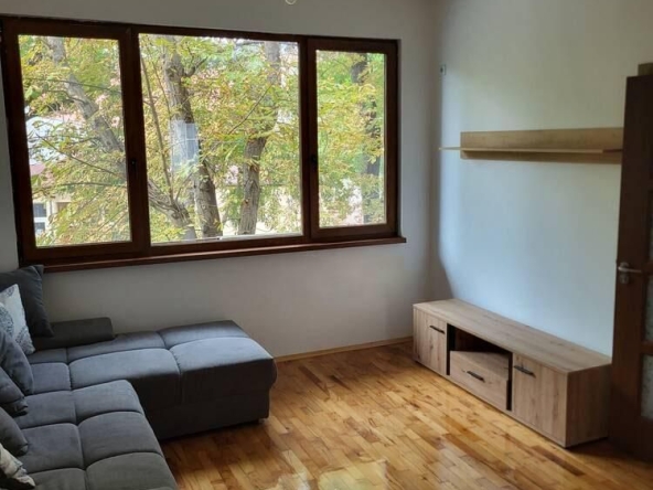 Тристаен апартамент в Бургас, Център - 84 кв.м за 1573 €/кв.м - Снимка #1