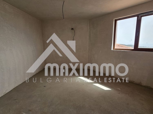 Тристаен апартамент в Варна, Виница - 135 кв.м за 1018 €/кв.м - Снимка #1