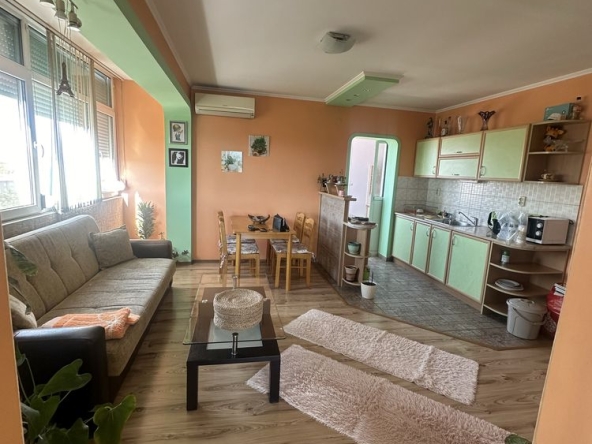 Тристаен апартамент в Казанлък - 80 кв.м за 1403 €/кв.м - Снимка #1