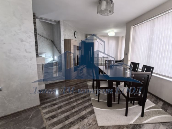 Мезонет в Шумен, Център - 160 кв.м за 702 €/кв.м - Снимка #1