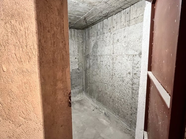 Дава се под наем Склад в София, Център - 6 кв.м за 39.78 € - Снимка #1