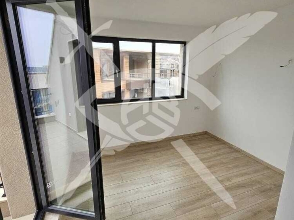 Тристаен апартамент в Поморие - 104 кв.м за 613 €/кв.м - Снимка #1