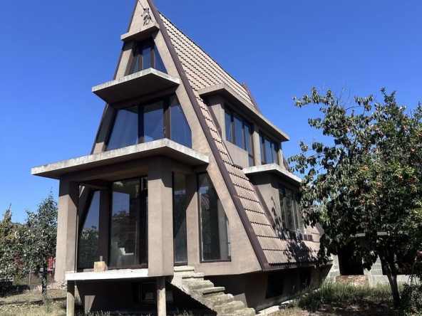 Къща в Сливен, Център - 220 кв.м за 230 €/кв.м - Снимка #1