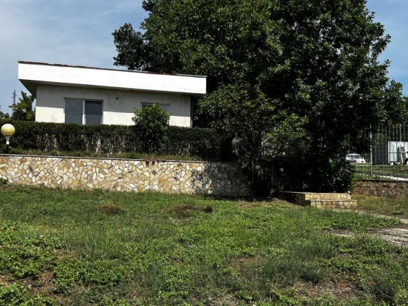 Дава се под наем Офис в Благоевград, Грамада - 1000 кв.м за 0.51 € - Снимка #1