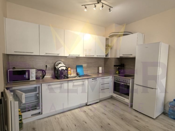 Дава се под наем Тристаен апартамент в Варна, Аспарухово - 115 кв.м за 797.64 € - Снимка #1