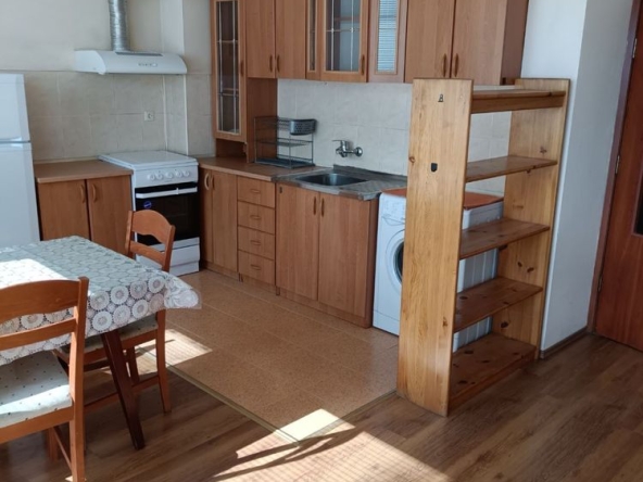 Дава се под наем Тристаен апартамент в Варна, Колхозен пазар - 70 кв.м за 398.82 € - Снимка #1