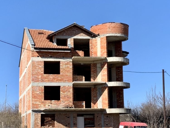 Къща в Бургас, Сарафово - 670 кв.м за 168 €/кв.м - Снимка #1