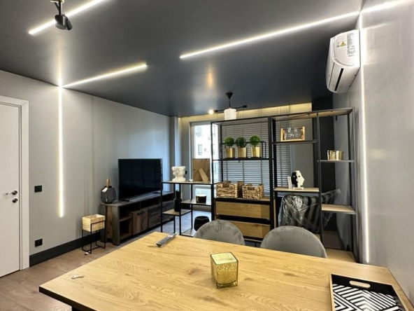 Двустаен апартамент в София, Иван Вазов - 69 кв.м за 1442 €/кв.м - Снимка #1