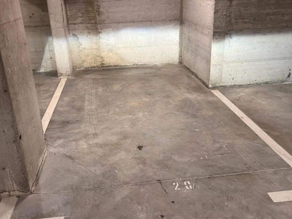 Дава се под наем Гараж / Паркомясто в Добрич, Промишлена зона - Север - 18 кв.м за 66.3 € - Снимка #1