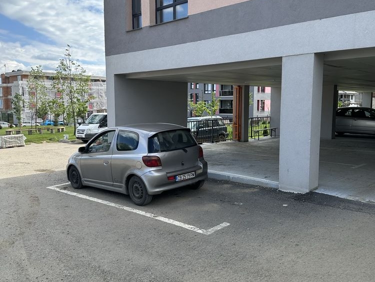 Дава се под наем Гараж / Паркомясто в София, Малинова долина - 13 кв.м за 39.78 € - Снимка #1