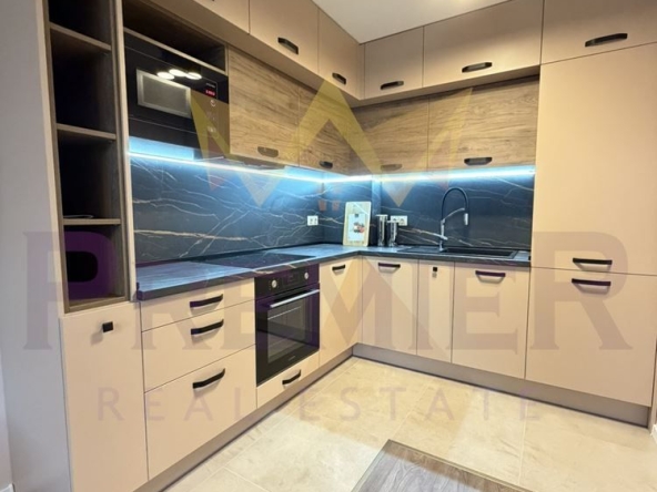 Дава се под наем Двустаен апартамент в Варна, Младост 1 - 62 кв.м за 578.34 € - Снимка #1