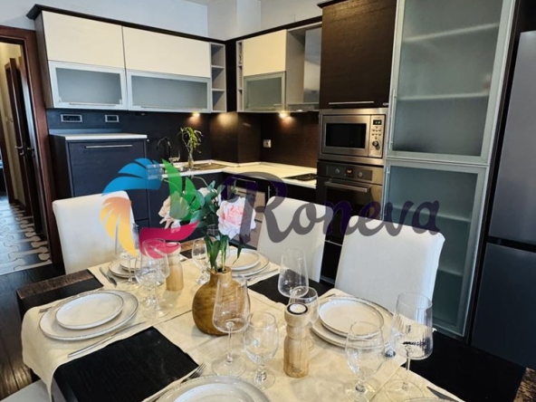 Тристаен апартамент в Варна, Конфуто - 103 кв.м за 1380 €/кв.м - Снимка #1