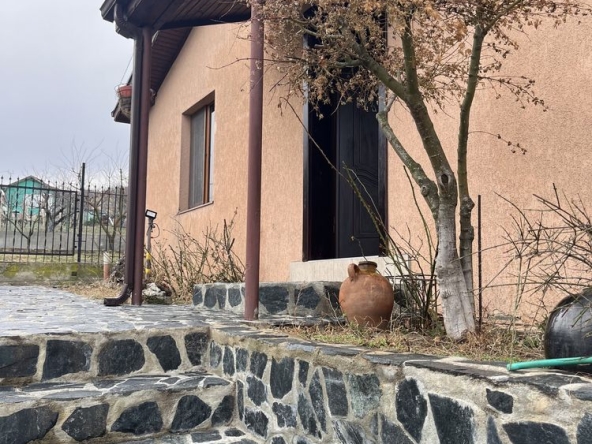 Къща в Варна, Базар Левски - 180 кв.м за 1945 €/кв.м - Снимка #1