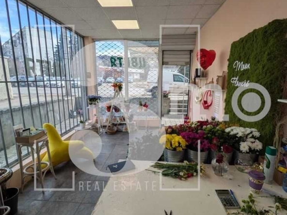 Дава се под наем Магазин в София, Младост 1 - 57 кв.м за 598.23 € - Снимка #1