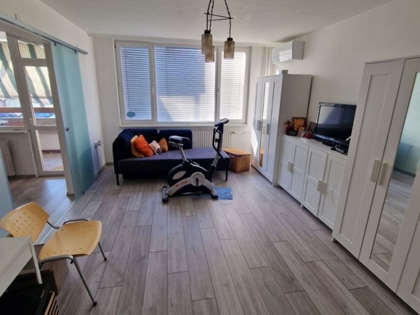 Четиристаен апартамент в София, Зона Б-18 - 105 кв.м за 1749 €/кв.м - Снимка #1