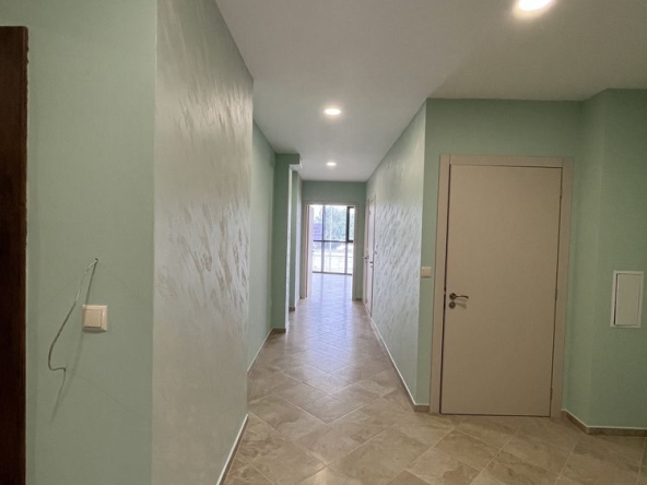 Дава се под наем Офис в Варна, Гранд Мол Варна - 93 кв.м за 1275 € - Снимка #1