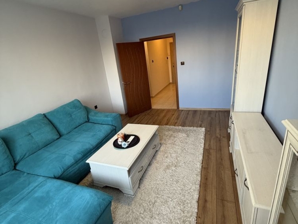 Дава се под наем Двустаен апартамент в София, Люлин 10 - 72 кв.м за 598.23 € - Снимка #1