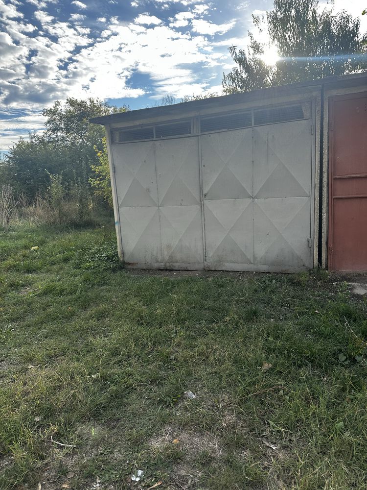 Дава се под наем Гараж / Паркомясто в Търговище, Запад 2 - 18 кв.м за 51 € - Снимка #1