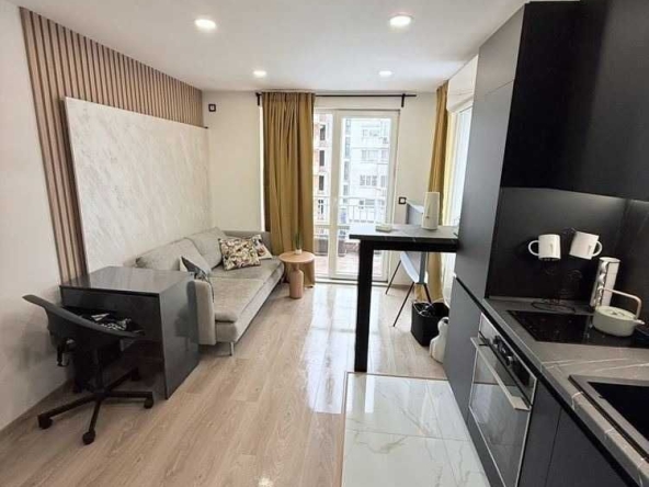 Дава се под наем Двустаен апартамент в София, Хиподрума - 73 кв.м за 458.49 € - Снимка #1