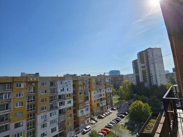 Двустаен апартамент в София, Полигона - 65 кв.м за 1937 €/кв.м - Снимка #1